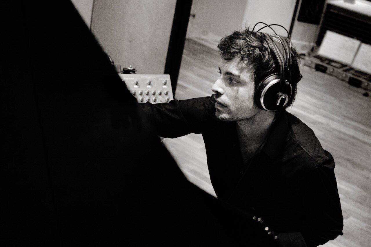 Gideon van Gelder at the piano during the Campert era